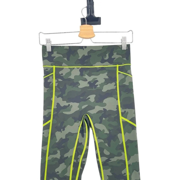 All Access Bandier Center Stage Pocket Legging Camouflage Print Neon Green Small - Picture 3 of 8
